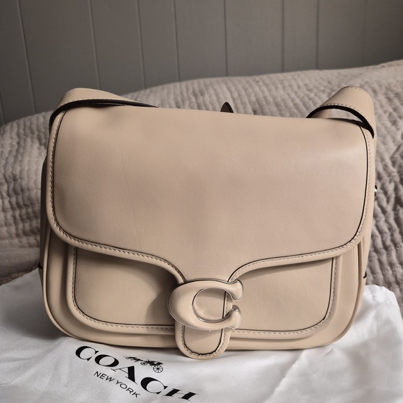 Coach Tabby 26 Messenger Leather Shoulder Bag - Picture 3 of 9